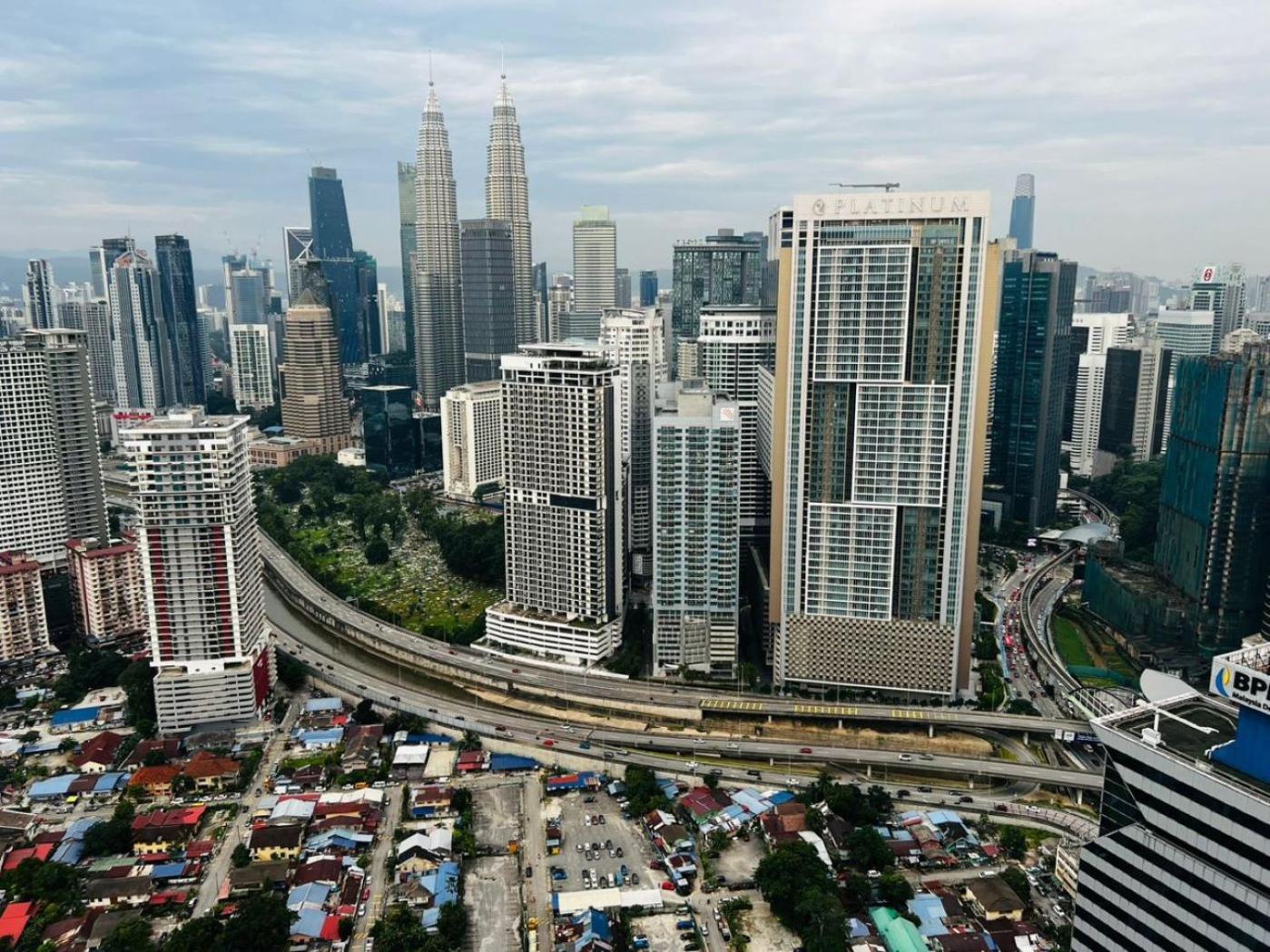 The Luxe Suites Infinitum Klcc Kuala Lumpur Exterior foto